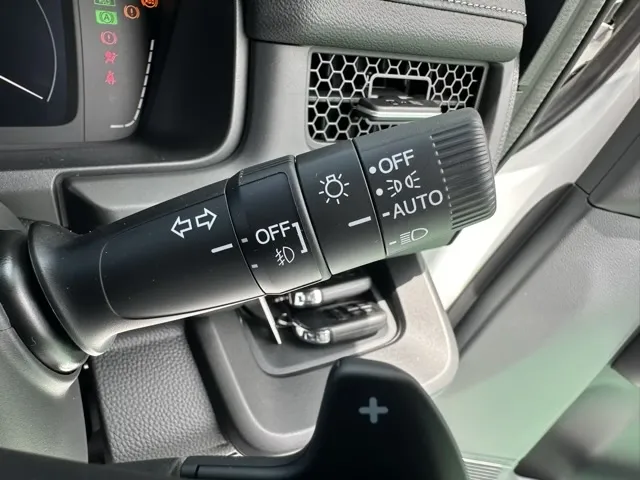 ステップワゴン(ホンダ)e・HEVスパーダ 7人登録済未使用車 21
