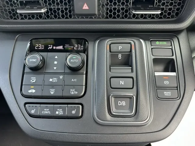 ステップワゴン(ホンダ)e・HEVスパーダ 7人登録済未使用車 24