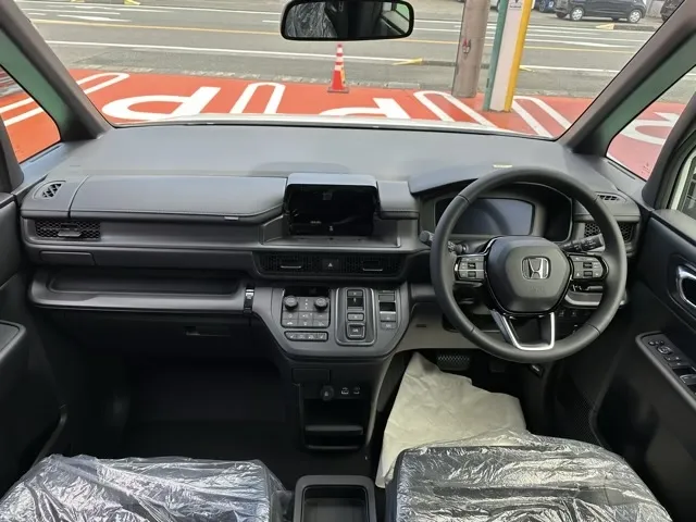 ステップワゴン(ホンダ)e・HEVスパーダ 7人登録済未使用車 6