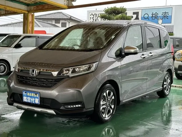 フリード(ホンダ)クロスター登録済未使用車 1