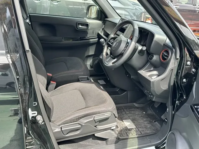 N-ONE(ホンダ)ＲＳ ６ＭＴ届出済未使用車 13