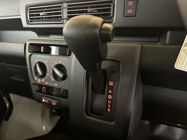 ハイゼット(ダイハツ)デラックス 4WD AT届出済未使用車 19