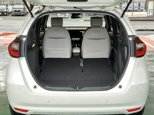フィット(ホンダ)e：HEV ホーム中古車 9