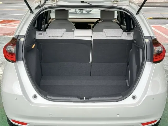 フィット(ホンダ)e：HEV ホーム中古車 8