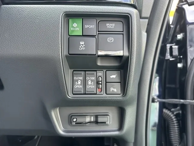 オデッセイ(ホンダ)e：HEV アブソルート EXディーラ-試乗車 17