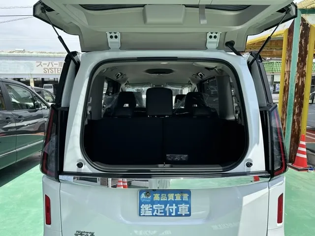 セレナ(ニッサン)ハイウェイスターV アラウンドビューモニター 12.3ナビ登録済未使用車 12