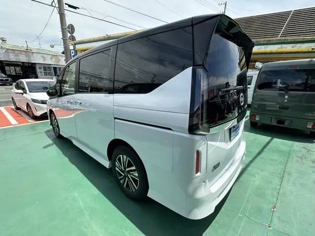 セレナ(ニッサン)ハイウェイスターV アラウンドビューモニター 12.3ナビ登録済未使用車 2