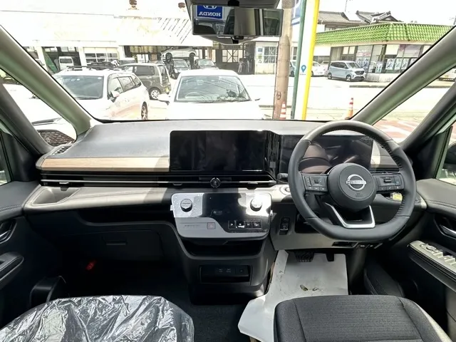 セレナ(ニッサン)ハイウェイスターV アラウンドビューモニター 12.3ナビ登録済未使用車 6