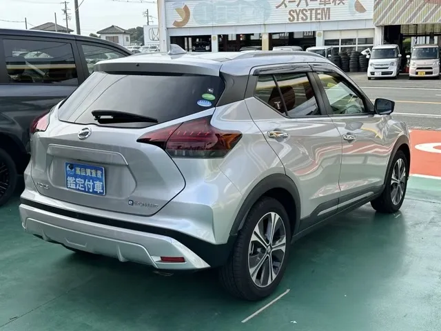 キックス(ニッサン)X中古車 11