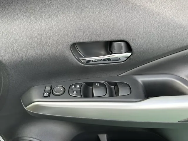 キックス(ニッサン)X中古車 13