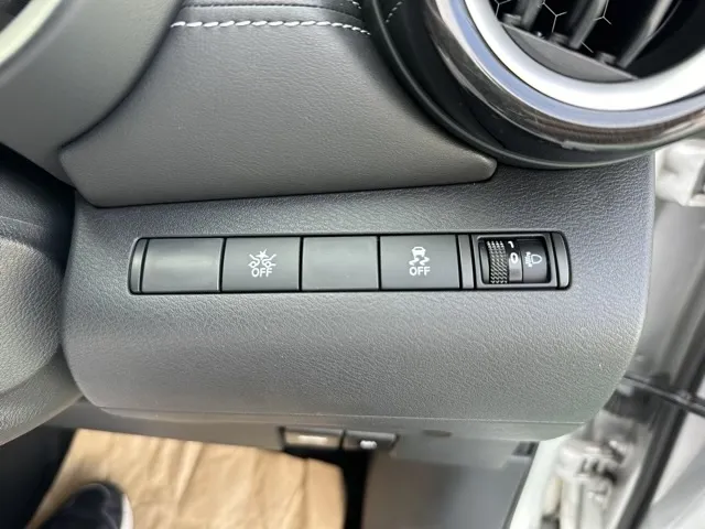 キックス(ニッサン)X中古車 15