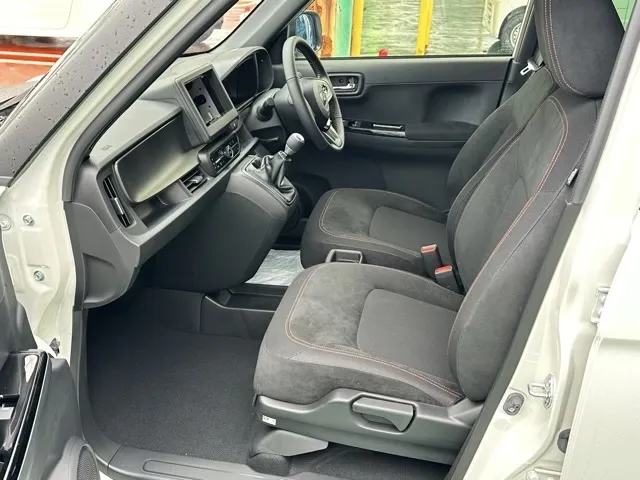 N-ONE(ホンダ)ＲＳ ６ＭＴ届出済未使用車 3