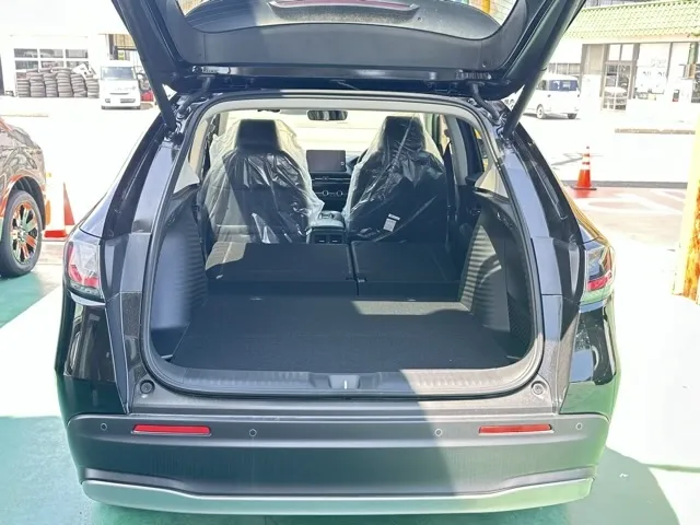 ZR-V(ホンダ)e：HEV X登録済未使用車 10