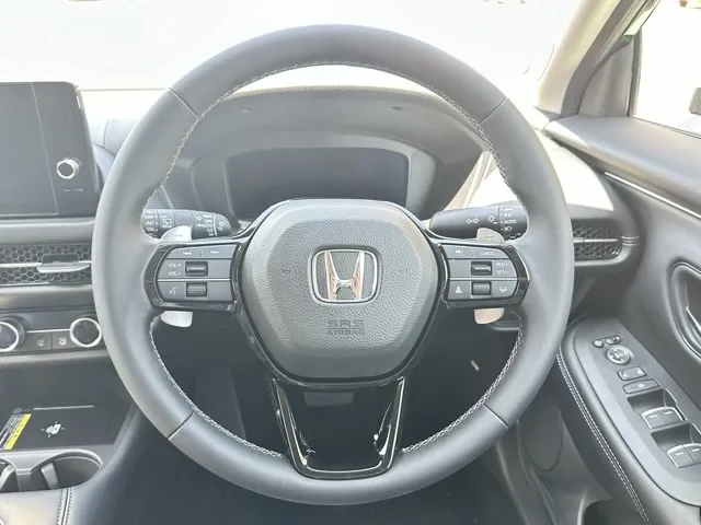 ZR-V(ホンダ)e：HEV X登録済未使用車 6