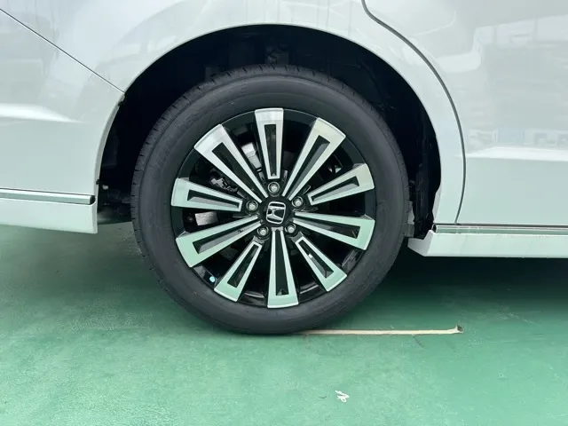 ステップワゴン(ホンダ)スパーダ プレミアムライン 7人登録済未使用車 16