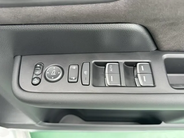 ステップワゴン(ホンダ)スパーダ プレミアムライン 7人登録済未使用車 18