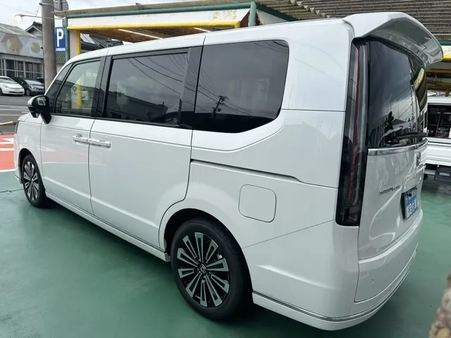 ステップワゴン(ホンダ)スパーダ プレミアムライン 7人登録済未使用車 2