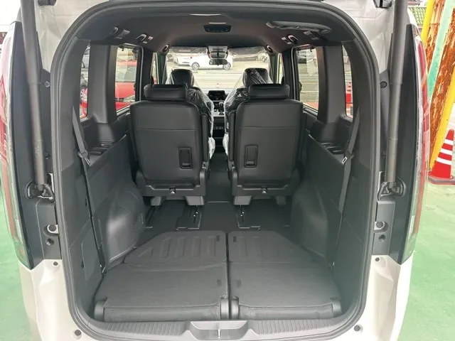 ステップワゴン(ホンダ)スパーダ 7人登録済未使用車 13