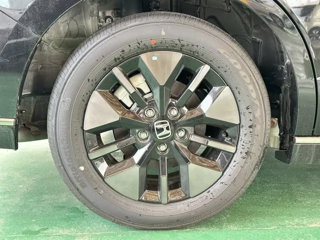 ステップワゴン(ホンダ)スパーダ 7人登録済未使用車 17