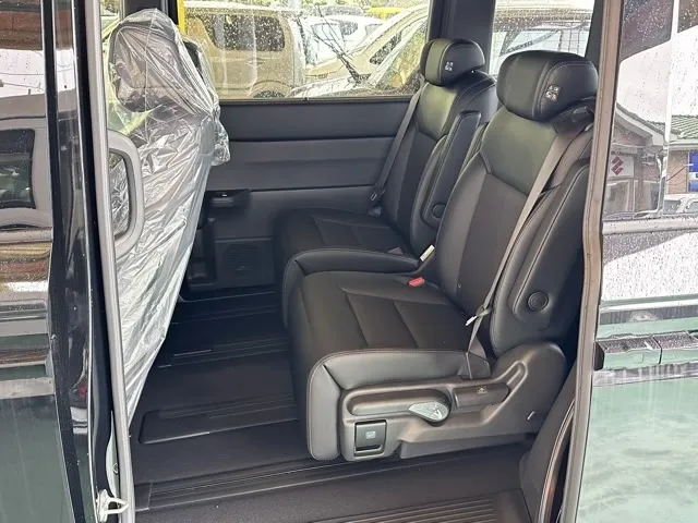 ステップワゴン(ホンダ)スパーダ 7人登録済未使用車 4