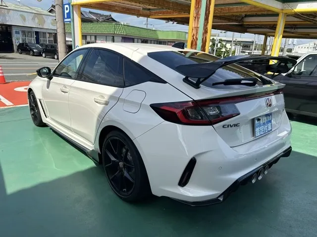 シビック(ホンダ)タイプR登録済未使用車 2