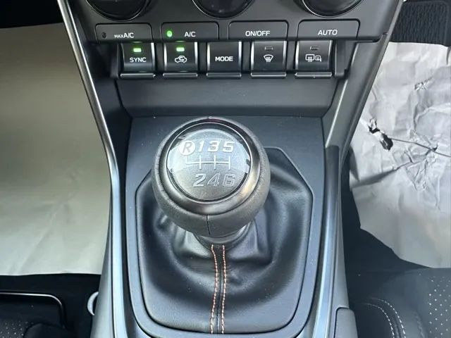 GR86(トヨタ)RZ 10thアニバーサリーLTD 6MTディーラ-試乗車 20