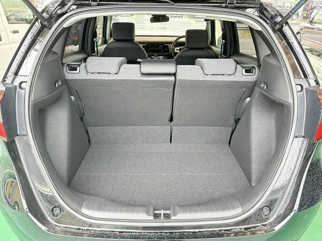 フィット(ホンダ)HOME（ホーム）中古車 8