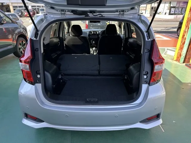 ノート(ニッサン)eパワーX中古車 7
