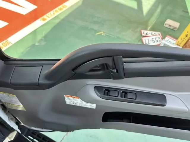 キャンター(三菱)全低床キョウカダンプ ３ｔ　コボレーンレンタ登録済未使用車 9