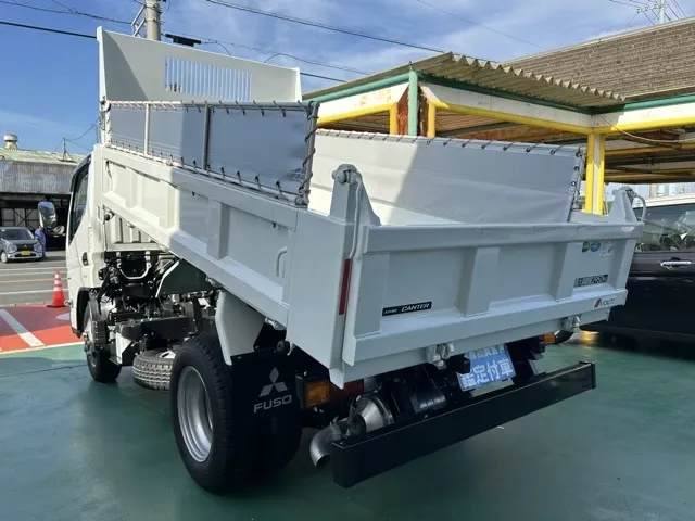 キャンター(三菱)全低床キョウカダンプ ３ｔ　コボレーンレンタ登録済未使用車 2