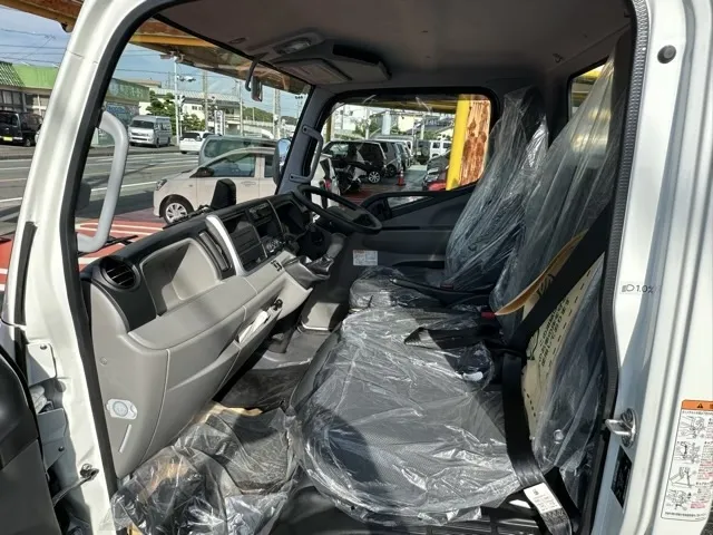 キャンター(三菱)全低床キョウカダンプ ３ｔ　コボレーンレンタ登録済未使用車 3