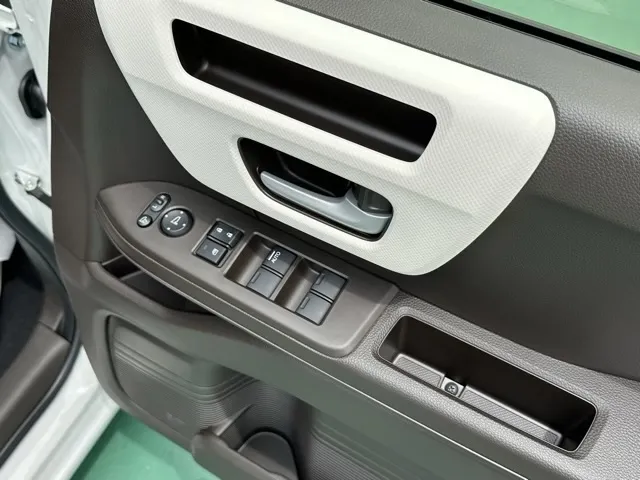 N-BOX(ホンダ)Ｌ届出済未使用車 14