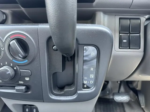 エブリイ(スズキ)NV１００クリッパーDX 4WD 5AGSレンタUP 15