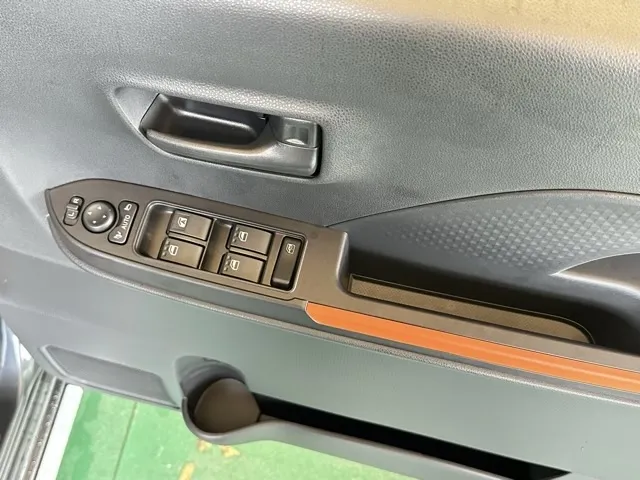 タント(ダイハツ)ファンクロス届出済未使用車 14