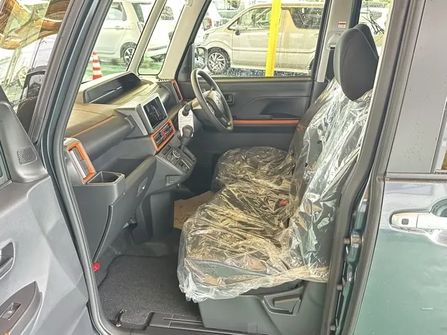 タント(ダイハツ)ファンクロス届出済未使用車 3