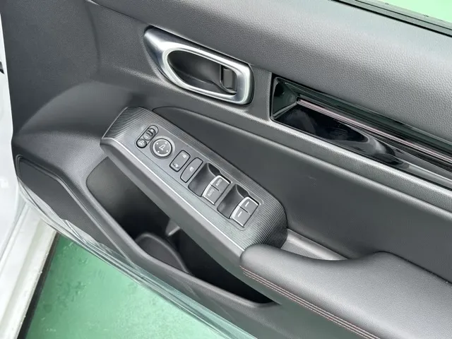 シビック(ホンダ)e：HEV中古車 12
