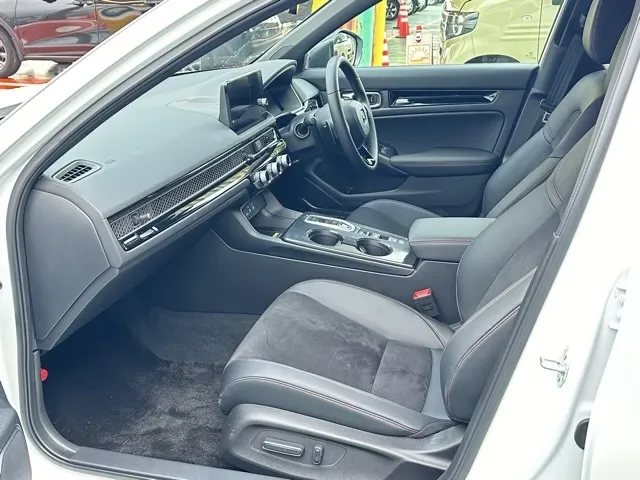 シビック(ホンダ)e：HEV中古車 3