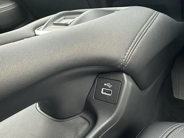 ZR-V(ホンダ)e：HEV Z登録済未使用車 21