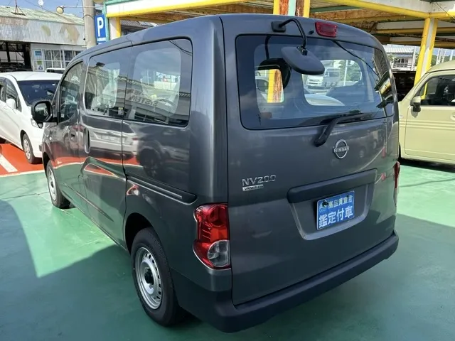 バネット(ニッサン)DX 2人乗登録済未使用車 2