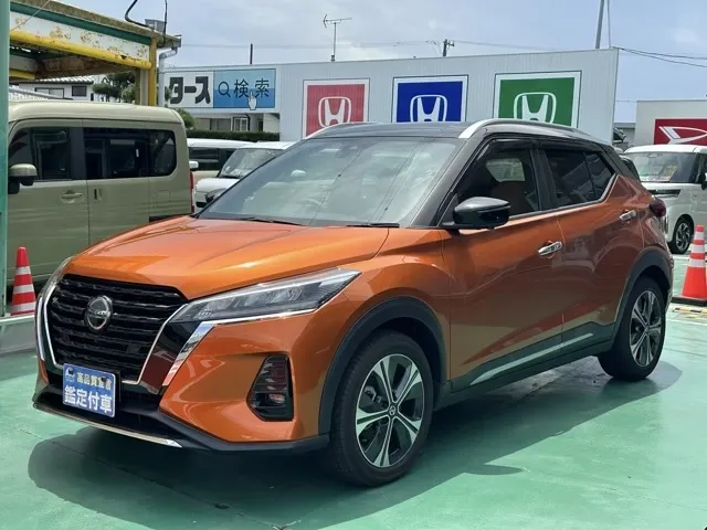 キックス(ニッサン)XツートーンインテリアEDディーラ-試乗車 1