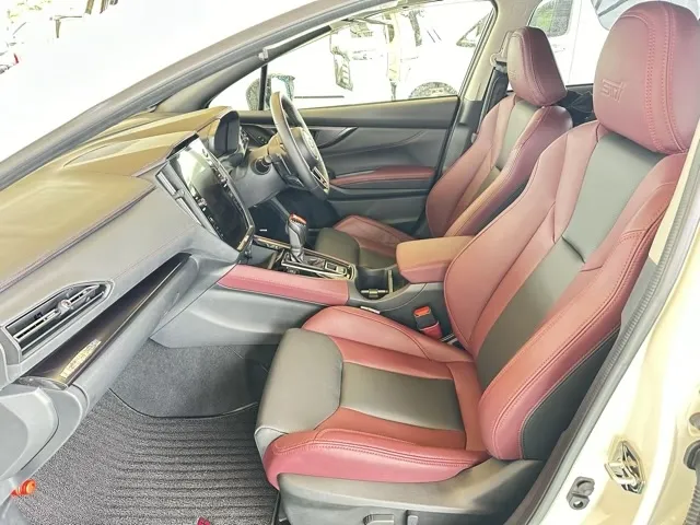 レヴォーグ(スバル)STIスポーツR EX中古車 3
