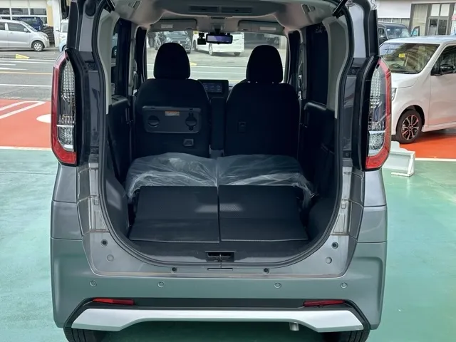 eKクロススペース(三菱)マイルドハイブリッドT中古車 11