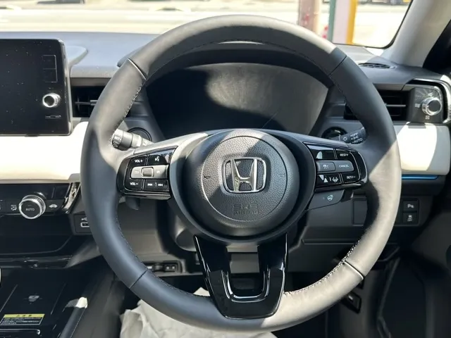 ヴェゼル(ホンダ)ｅ：ＨＥＶ　Ｚ PLaYパッケージ登録済未使用車 6