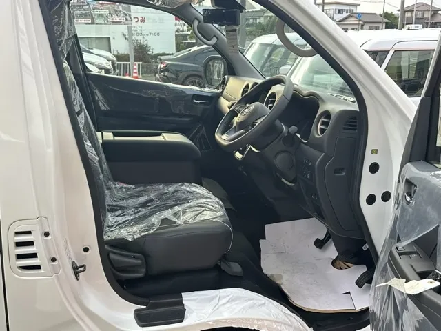 キャラバン(ニッサン)2.0 ロングGRANDプレミアム GX プロスタイル登録済未使用車 15