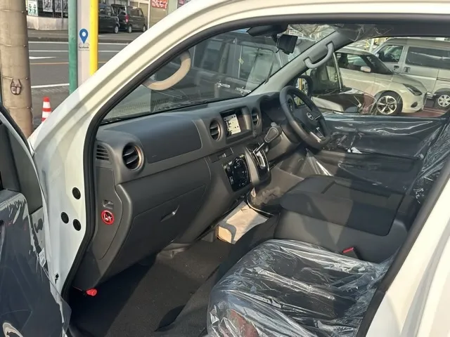 キャラバン(ニッサン)2.0 ロングGRANDプレミアム GX プロスタイル登録済未使用車 3