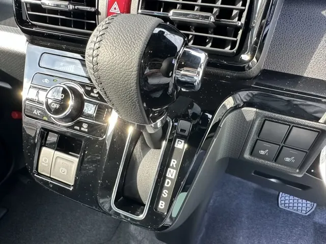 タント(ダイハツ)RS プレミアムプラン届出済未使用車 16