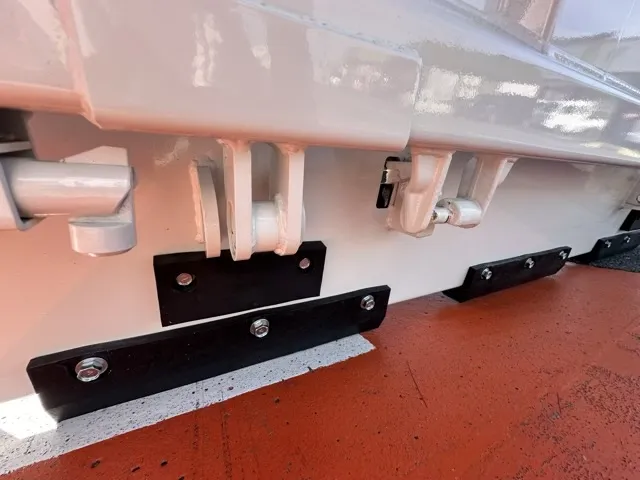 キャンター(三菱)３ｔ ローダースライドダンプレンタ登録済未使用車 9