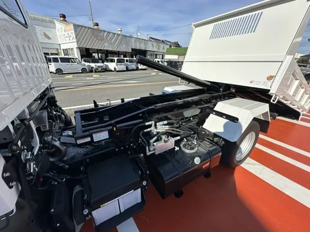 キャンター(三菱)３ｔ ローダースライドダンプレンタ登録済未使用車 5