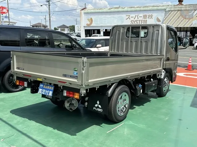 キャンター(三菱)全低床 平ボディ ２ｔ カスタム登録済未使用車 11
