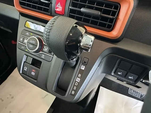 タント(ダイハツ)ファンクロスターボ  パノラマUGP届出済未使用車 16
